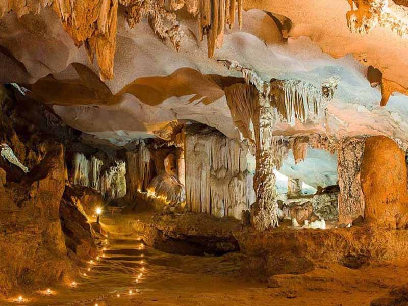 Thien Canh Son Cave