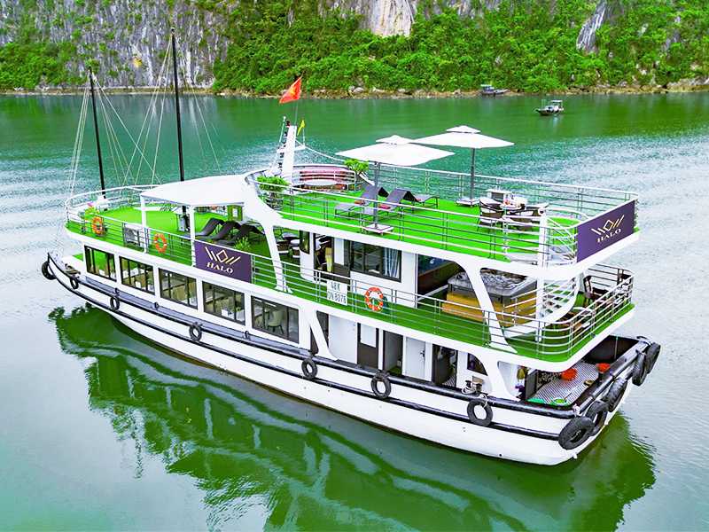 Private Halong Bay Cruise - 1 Day Private Tour (6-Hour cruise) - Visiting: Sung Sot Cave and TiTop Island