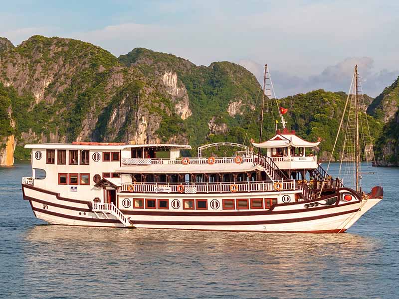 Renea Cruise - 2 Days 1 Night - Halong Bay & Bai Tu Long Bay