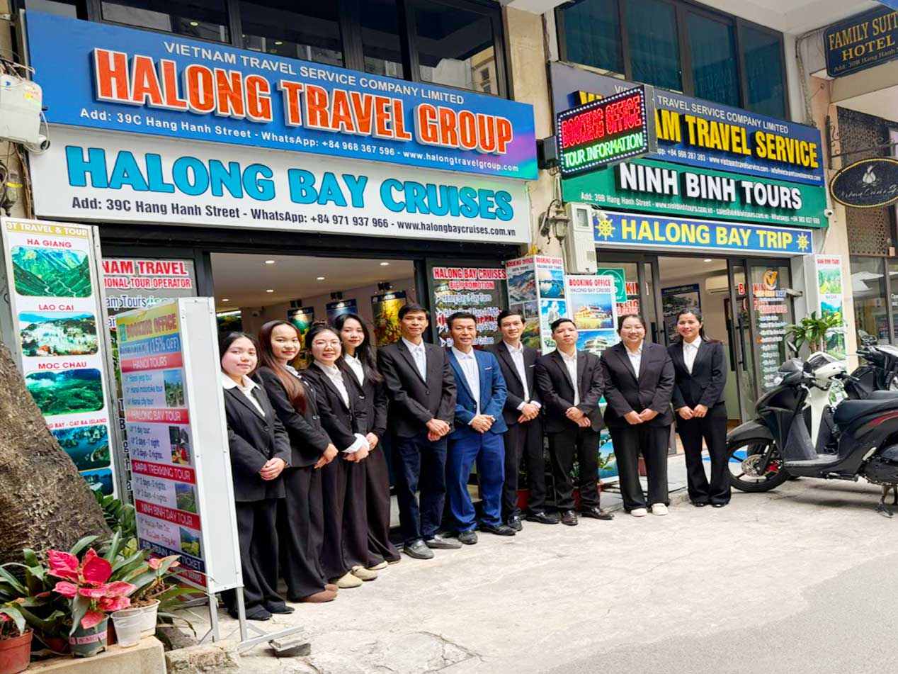 halong-bay-cruise-group